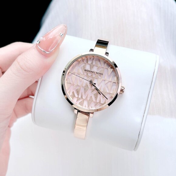 MICHAEL KORS MK4679 ROSE GOLD LOGO DIAL ROSE GOLD STAINLESS STRAP WOMENS WATCH - Picture 5 of 6